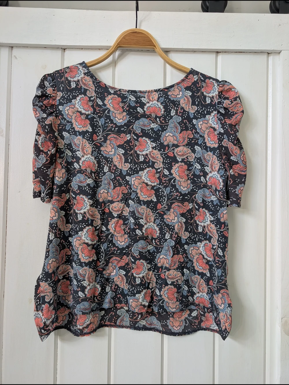 LOFT women's blouse with a whimsical floral + Paisley Pattern Size L